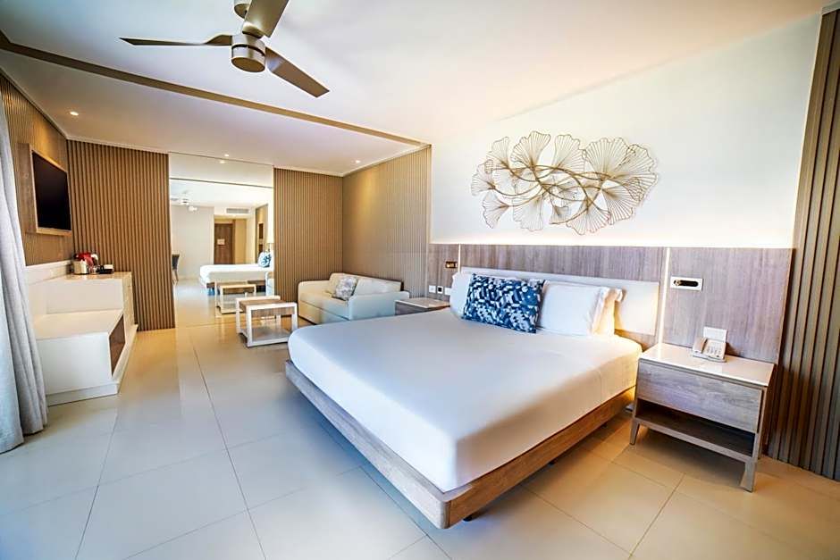 HIDEAWAY AT ROYALTON PUNTA CANA