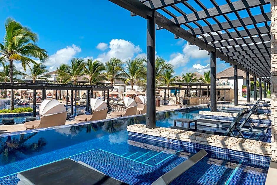 ROYALTON CHIC PUNTA CANA