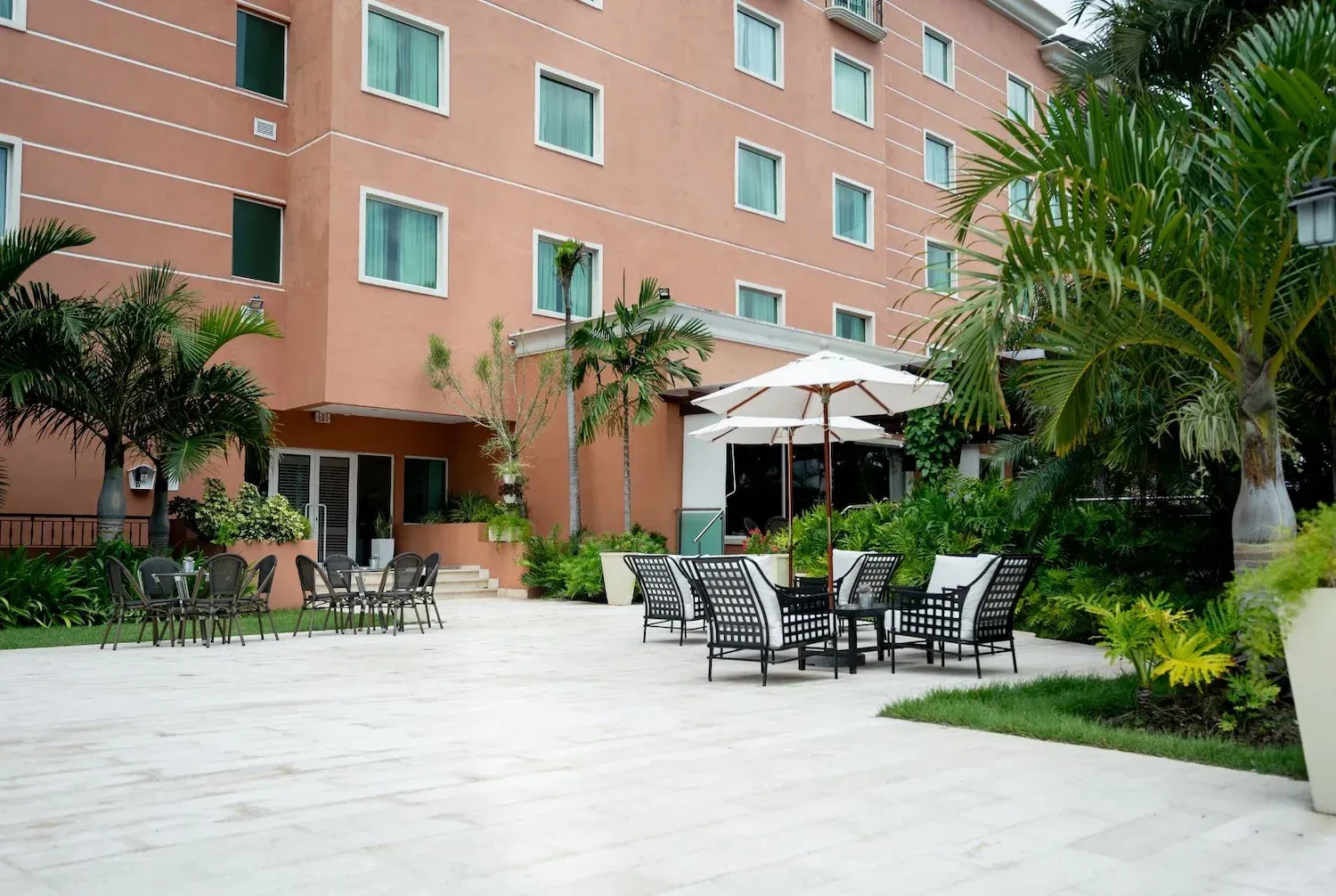 HODELPA GARDEN COURT SANTO DOMINGO