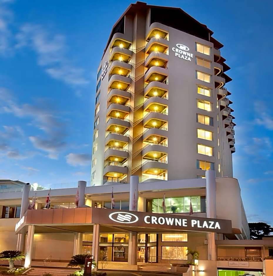 Crowne Plaza Santo Domingo venue bodas y eventos vista al mar