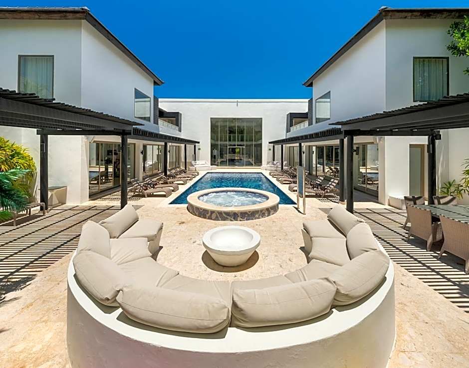 ROYALTON CHIC PUNTA CANA